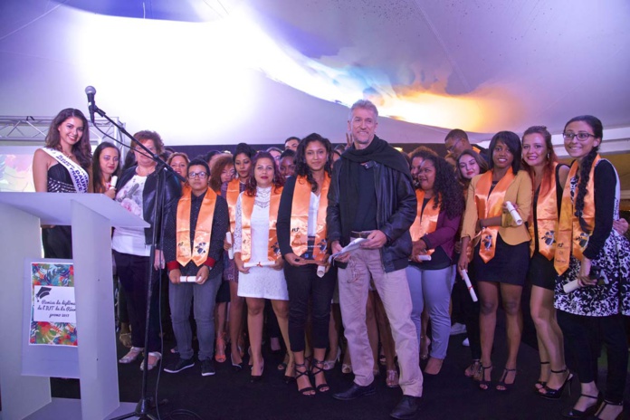 Miss Réunion marraine de la cérémonie de remise de diplômes à l'IUT