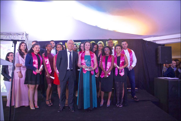 Miss Réunion marraine de la cérémonie de remise de diplômes à l'IUT