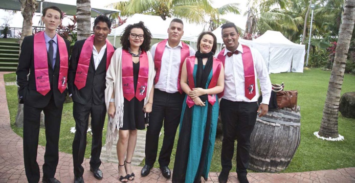 Miss Réunion marraine de la cérémonie de remise de diplômes à l'IUT Miss Réunion marraine de la cérémonie de remise de diplômes à l'IUT