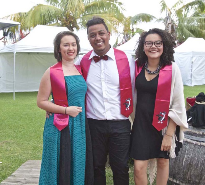 Miss Réunion marraine de la cérémonie de remise de diplômes à l'IUT Miss Réunion marraine de la cérémonie de remise de diplômes à l'IUT