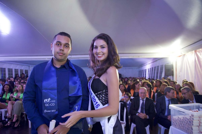 Miss Réunion marraine de la cérémonie de remise de diplômes à l'IUT