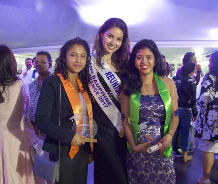 Miss Réunion marraine de la cérémonie de remise de diplômes à l'IUT Miss Réunion marraine de la cérémonie de remise de diplômes à l'IUT