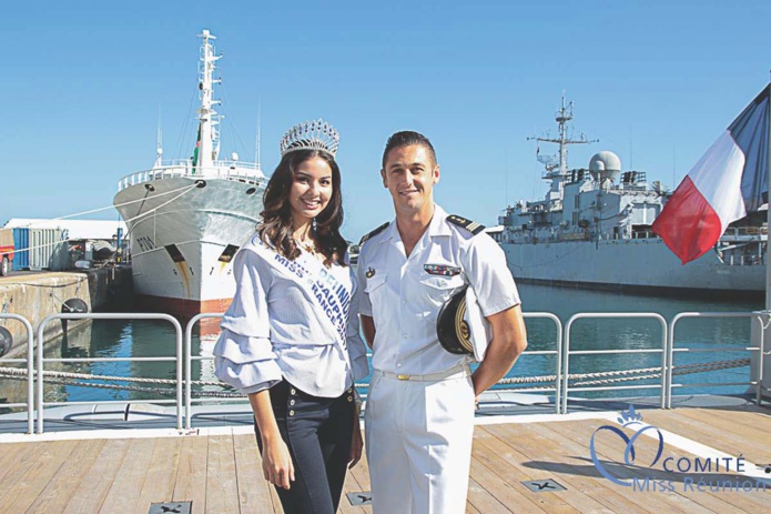 Miss Réunion marraine du bateau militaire Le Champlain Miss Réunion marraine du bateau militaire Le Champlain