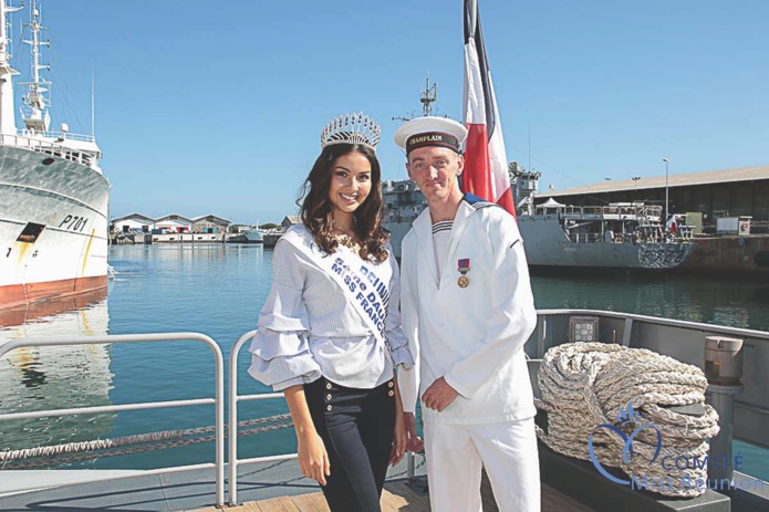 Miss Réunion marraine du bateau militaire Le Champlain Miss Réunion marraine du bateau militaire Le Champlain
