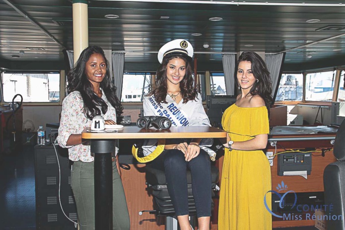 Miss Réunion marraine du bateau militaire Le Champlain Miss Réunion marraine du bateau militaire Le Champlain