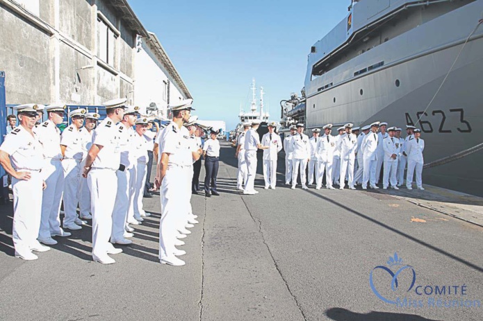Miss Réunion marraine du bateau militaire Le Champlain Miss Réunion marraine du bateau militaire Le Champlain