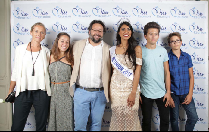 Yann Lefebvre, président du Groupe Exsel avec son épouse Alexandra, et leurs enfants Lola, Teva et Atea Yann Lefebvre, président du Groupe Exsel avec son épouse Alexandra, et leurs enfants Lola, Teva et Atea