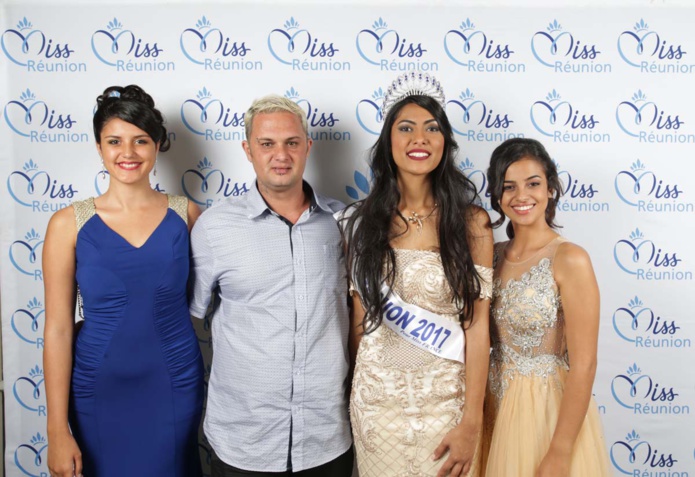 Avec Eddy Sery et ses miss Avec Eddy Sery et ses miss