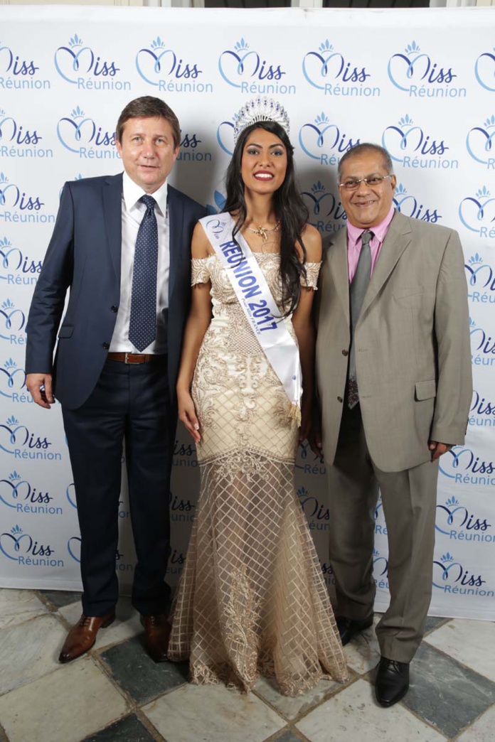 Thierry Désert, d'Opel France, Miss Réunion, et Arzou Mahamadaly, directeur général de la Sogecore