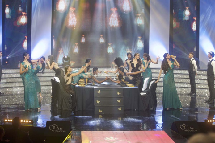 Miss Réunion 2017: en robes de soirée et en robes de mariée