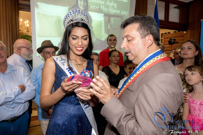 Audrey Chane Pao Kan nommée Citoyenne d'honneur de Saint-Joseph Audrey Chane Pao Kan nommée Citoyenne d'honneur de Saint-Joseph