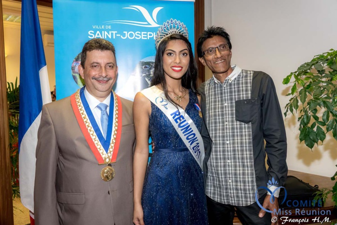 Le maire avec Audrey et son père Le maire avec Audrey et son père