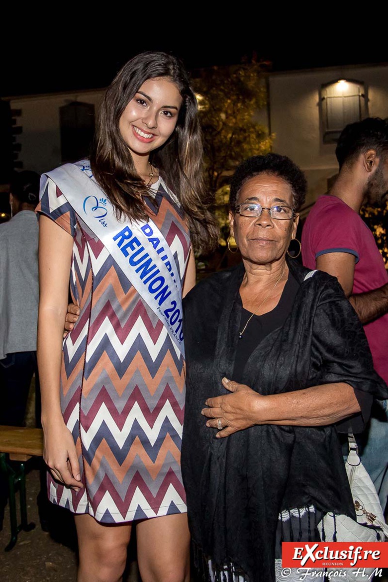 Café Citoyen à La Possession avec les 12 candidates Café Citoyen à La Possession avec les 12 candidates