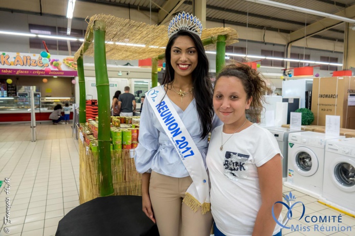 Miss Réunion 2017 en dédicaces à l'Étang-Salé
