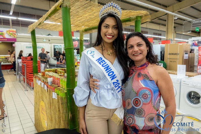 Miss Réunion 2017 en dédicaces à l'Étang-Salé