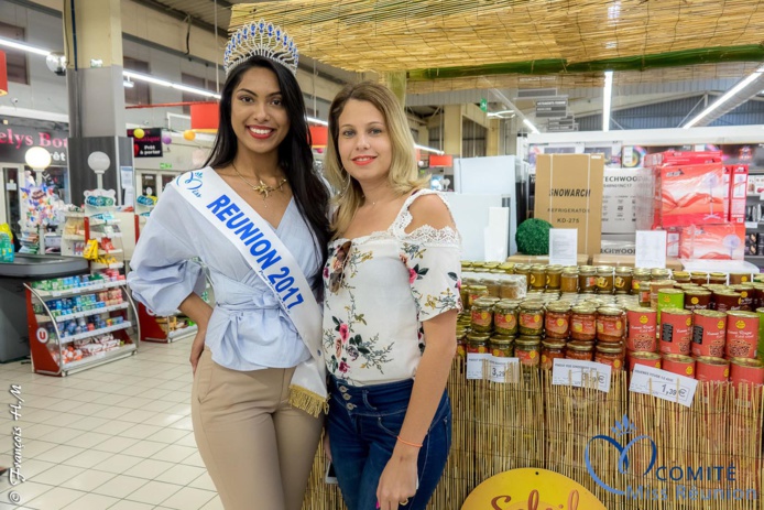 Miss Réunion 2017 en dédicaces à l'Étang-Salé