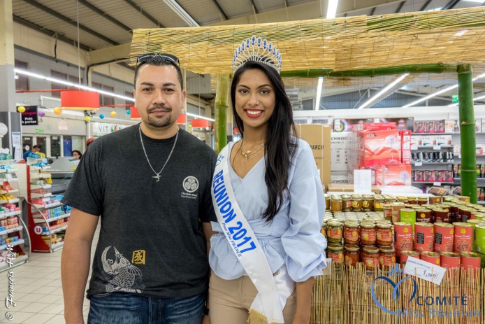 Miss Réunion 2017 en dédicaces à l'Étang-Salé