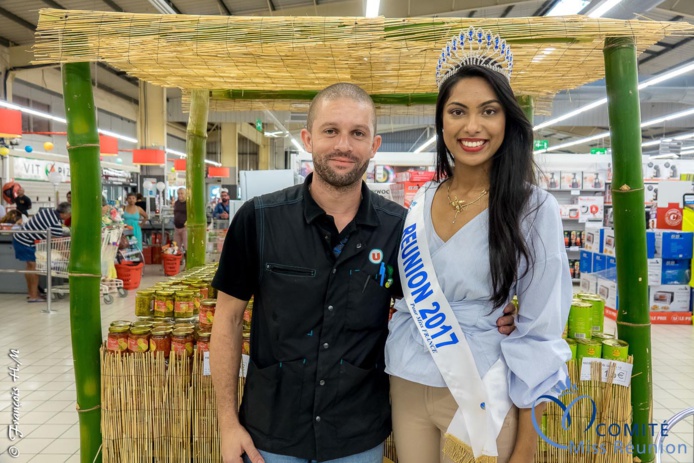 Miss Réunion 2017 en dédicaces à l'Étang-Salé