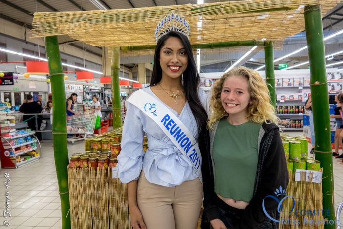 Miss Réunion 2017 en dédicaces à l'Étang-Salé