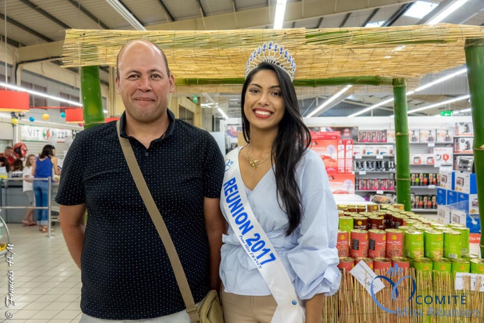 Miss Réunion 2017 en dédicaces à l'Étang-Salé