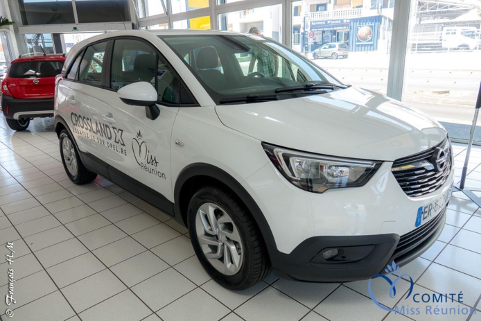 Miss Réunion a reçu les clés de son Opel Crossland X