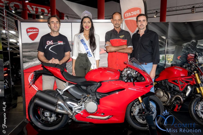 Miss Réunion a reçu les clés de son Opel Crossland X Miss Réunion a reçu les clés de son Opel Crossland X