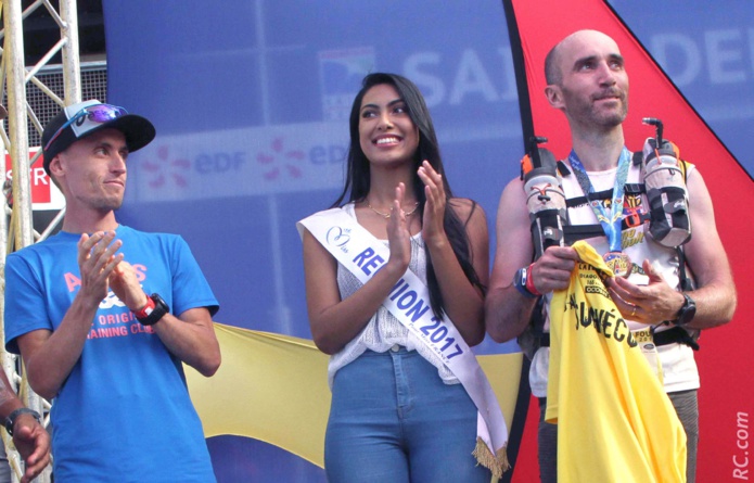 Miss Réunion accueille le dernier finisher du Grand Raid