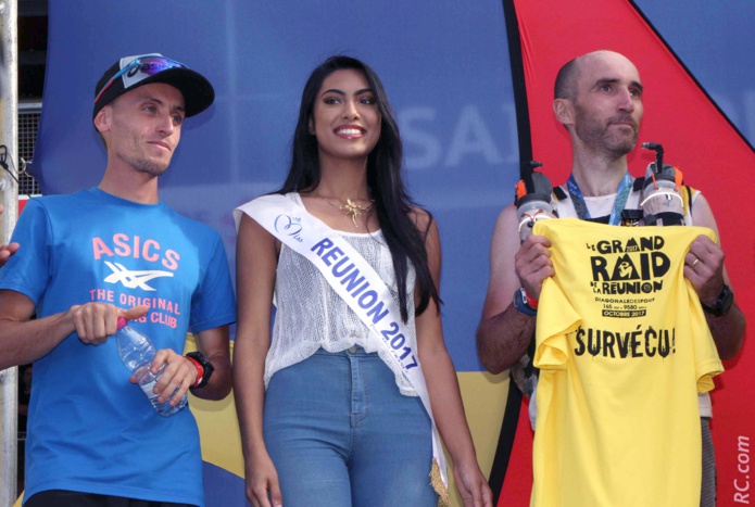 Sur le podium d'arrivée avec Benoît Girondel, le vainqueur, et Willy Bortzmeyer, le dernier