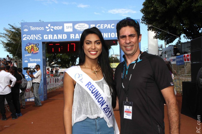 Miss Réunion accueille le dernier finisher du Grand Raid