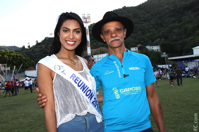 Miss Réunion accueille le dernier finisher du Grand Raid Miss Réunion accueille le dernier finisher du Grand Raid