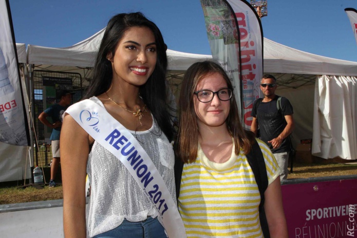 Miss Réunion accueille le dernier finisher du Grand Raid Miss Réunion accueille le dernier finisher du Grand Raid