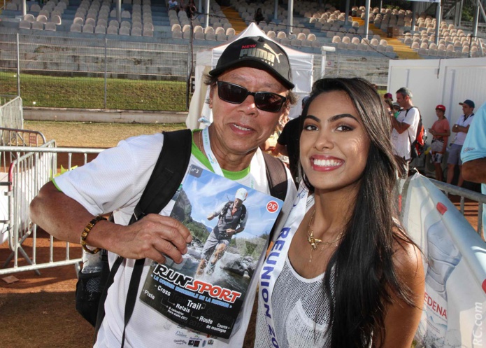 Un photographe qui se fait prendre en photo! Roland chane est heureux! Un photographe qui se fait prendre en photo! Roland chane est heureux!