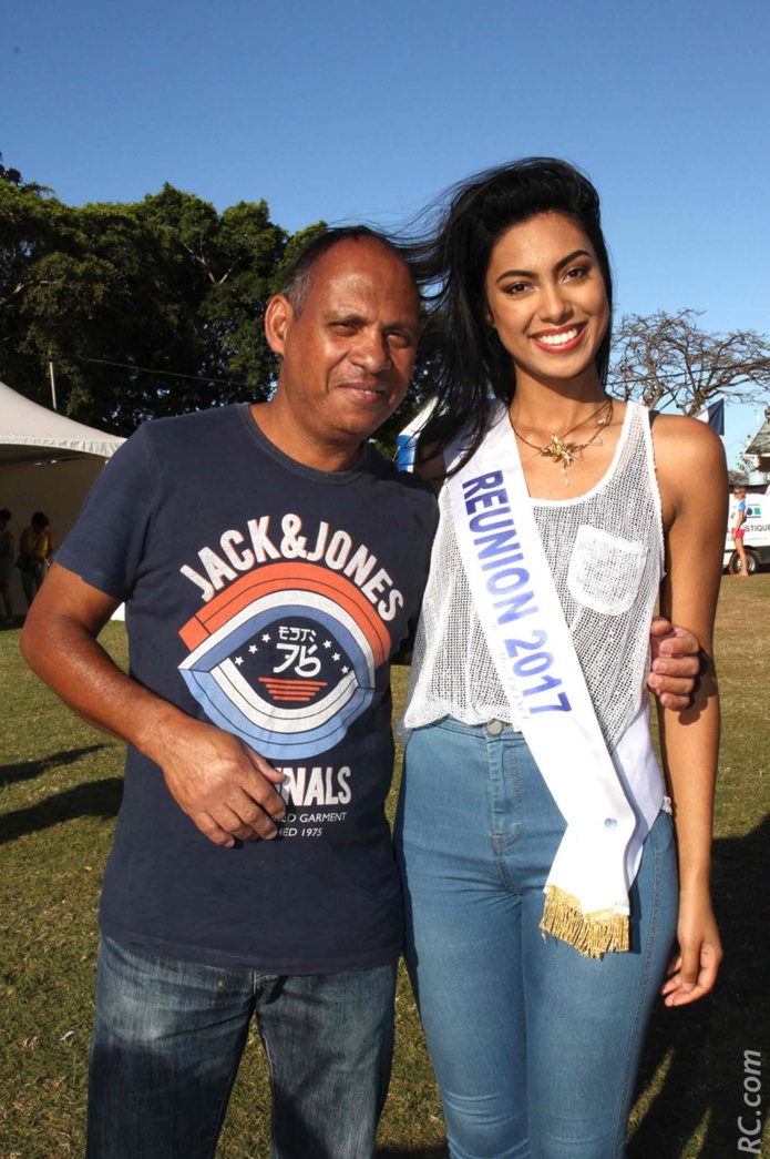 Miss Réunion accueille le dernier finisher du Grand Raid Miss Réunion accueille le dernier finisher du Grand Raid