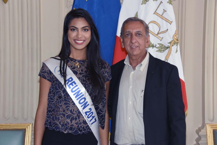 Miss Réunion à l'Assemblée Nationale, invitée par le député David Lorion