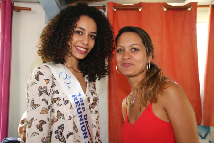 Lyna Boyer, 1ère dauphine, auprès des handicapés à Saint-Benoît Lyna Boyer, 1ère dauphine, auprès des handicapés à Saint-Benoît