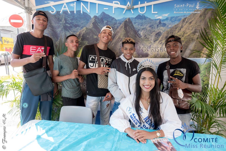 Audrey Chane Pao Kan dans les rues de Saint-Paul Audrey Chane Pao Kan dans les rues de Saint-Paul