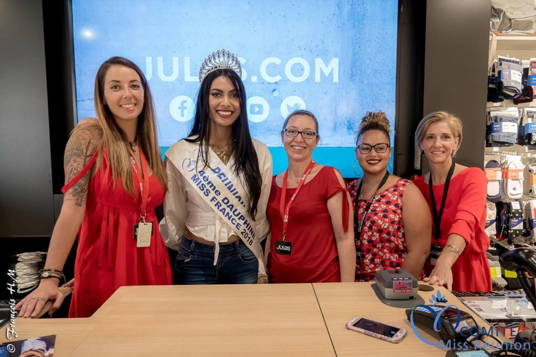 Audrey Chane Pao Kan dans les rues de Saint-Paul Audrey Chane Pao Kan dans les rues de Saint-Paul
