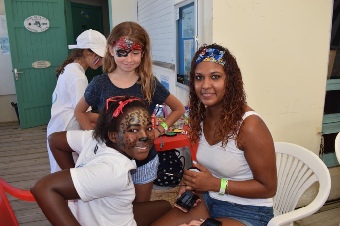 Miss Réunion 2017 soutient les Voiliers de l'Espoir à Saint-Gilles Miss Réunion 2017 soutient les Voiliers de l'Espoir à Saint-Gilles