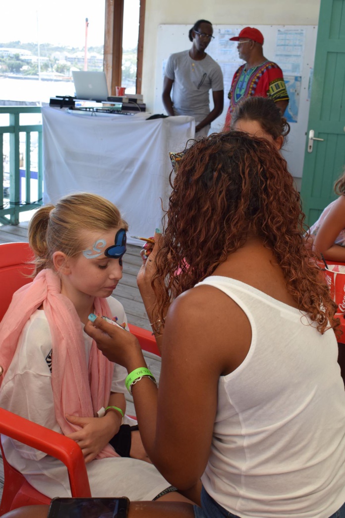 Miss Réunion 2017 soutient les Voiliers de l'Espoir à Saint-Gilles Miss Réunion 2017 soutient les Voiliers de l'Espoir à Saint-Gilles