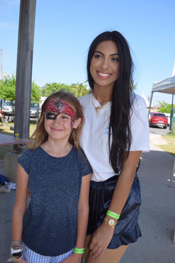 Miss Réunion 2017 soutient les Voiliers de l'Espoir à Saint-Gilles Miss Réunion 2017 soutient les Voiliers de l'Espoir à Saint-Gilles