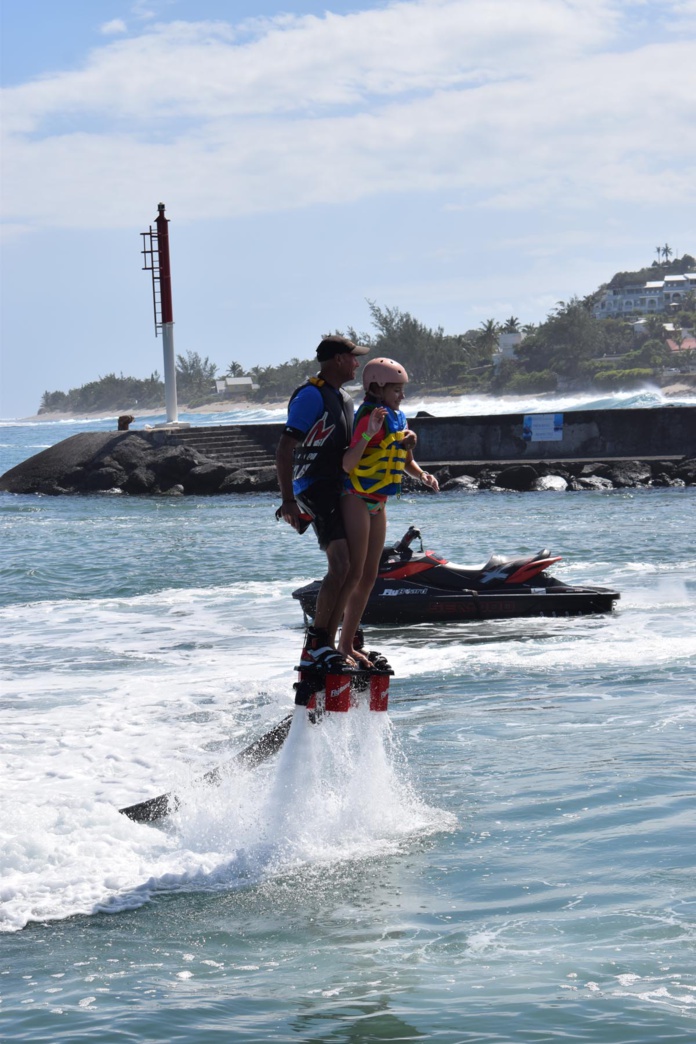 Miss Réunion 2017 soutient les Voiliers de l'Espoir à Saint-Gilles Miss Réunion 2017 soutient les Voiliers de l'Espoir à Saint-Gilles