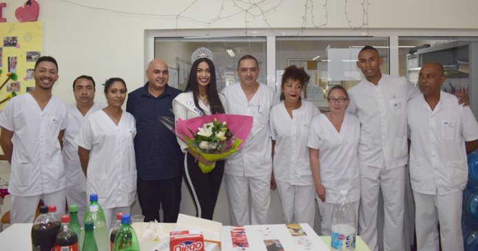 Audrey Chane Pao Kan visite les personnes âgées de l'USLD Audrey Chane Pao Kan visite les personnes âgées de l'USLD