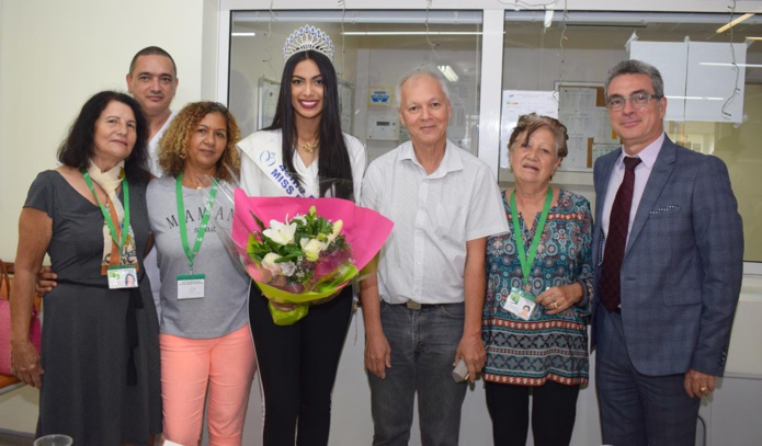 Audrey Chane Pao Kan visite les personnes âgées de l'USLD Audrey Chane Pao Kan visite les personnes âgées de l'USLD