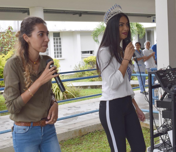 Audrey Chane Pao Kan visite les personnes âgées de l'USLD Audrey Chane Pao Kan visite les personnes âgées de l'USLD