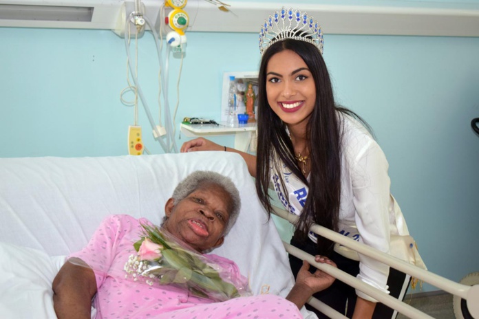 Audrey Chane Pao Kan visite les personnes âgées de l'USLD