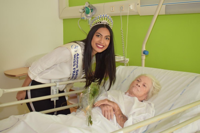 Audrey Chane Pao Kan visite les personnes âgées de l'USLD Audrey Chane Pao Kan visite les personnes âgées de l'USLD