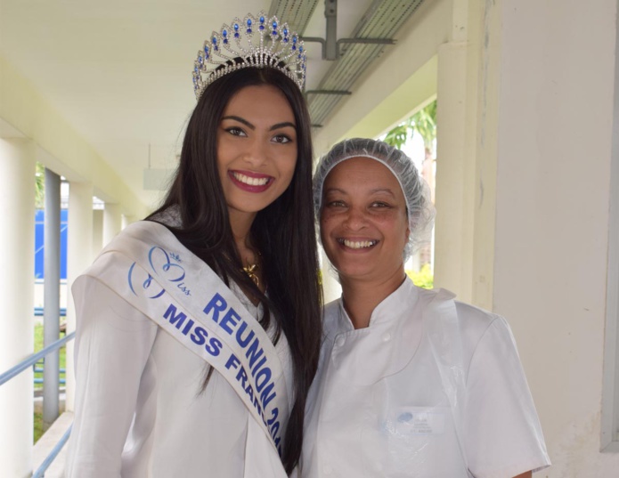 Audrey Chane Pao Kan visite les personnes âgées de l'USLD Audrey Chane Pao Kan visite les personnes âgées de l'USLD
