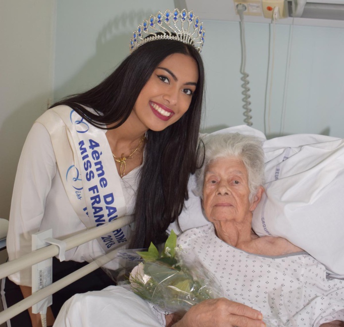 Audrey Chane Pao Kan visite les personnes âgées de l'USLD Audrey Chane Pao Kan visite les personnes âgées de l'USLD