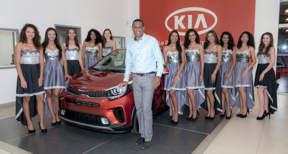 Avec Frédéric Métanire, directeur du site Kolors Automobiles Sainte-Clotilde