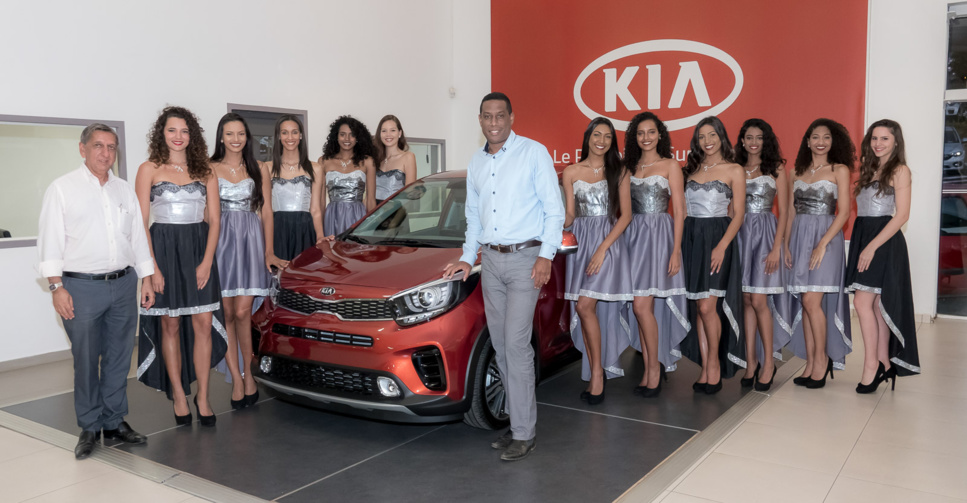 Avec Aziz Patel du Comité Miss Réunion, délégué Miss France, et Frédéric Métanire Avec Aziz Patel du Comité Miss Réunion, délégué Miss France, et Frédéric Métanire